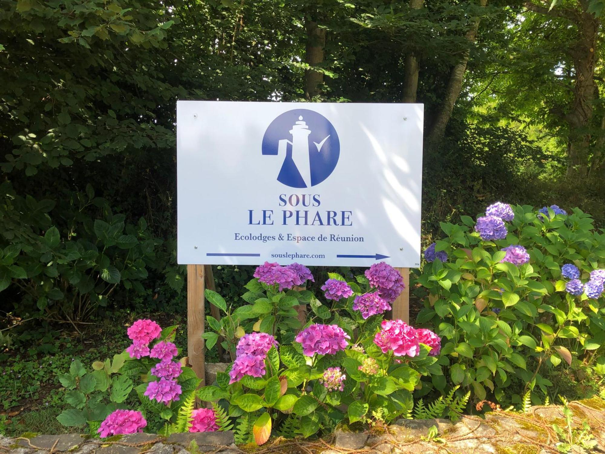 Les Ecolodges Sous Le Phare Louannec Exterior foto